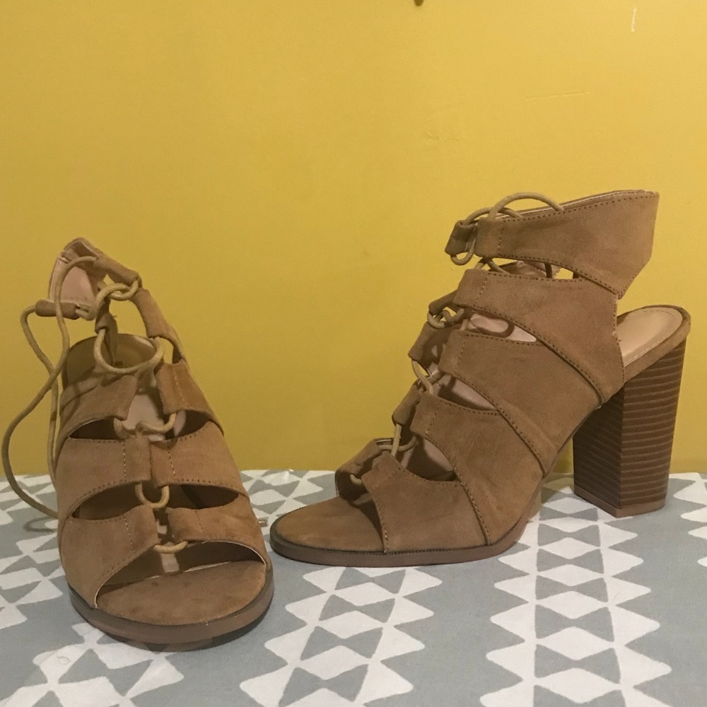 Gorgeous tan sandals. Never worn.